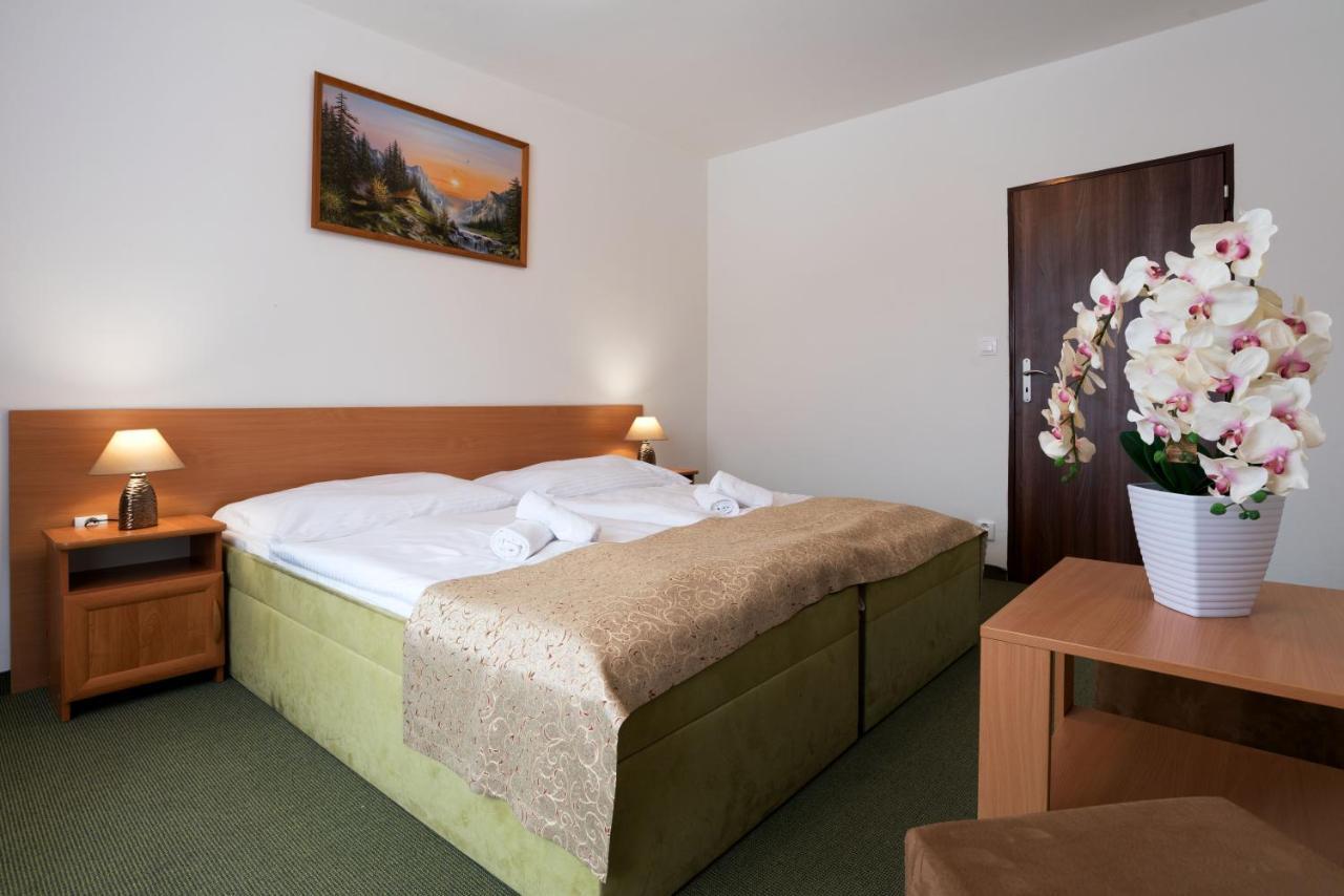 Hotel Lesana Stará Lesná 外观 照片